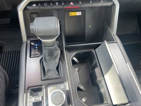 Used 2023 Toyota Sequoia Platinum image 18