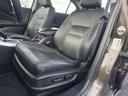 Certified 2017 Honda Accord EX-L image 24