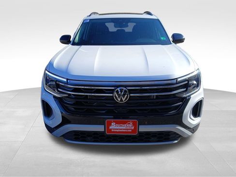 New 2026 Volkswagen Atlas Peak Edition AWD/4WD image 8