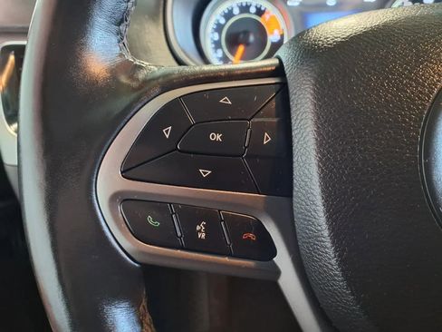 Used 2019 Jeep Cherokee Limited AWD/4WD image 27