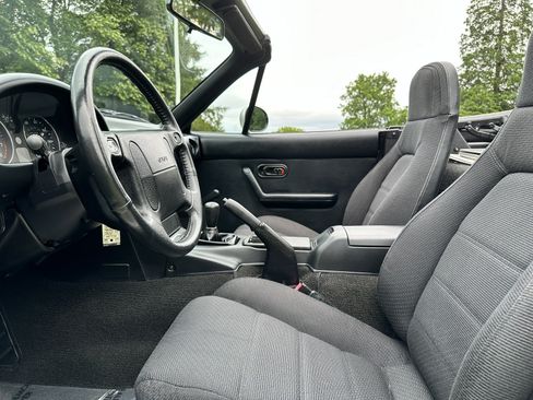 Used 1990 MAZDA MX-5 Miata RWD image 16
