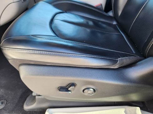 Used 2021 Chrysler Voyager Lxi image 16