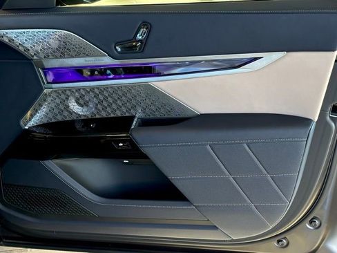 Used 2025 BMW 760i xDrive w/ Executive Package image 22