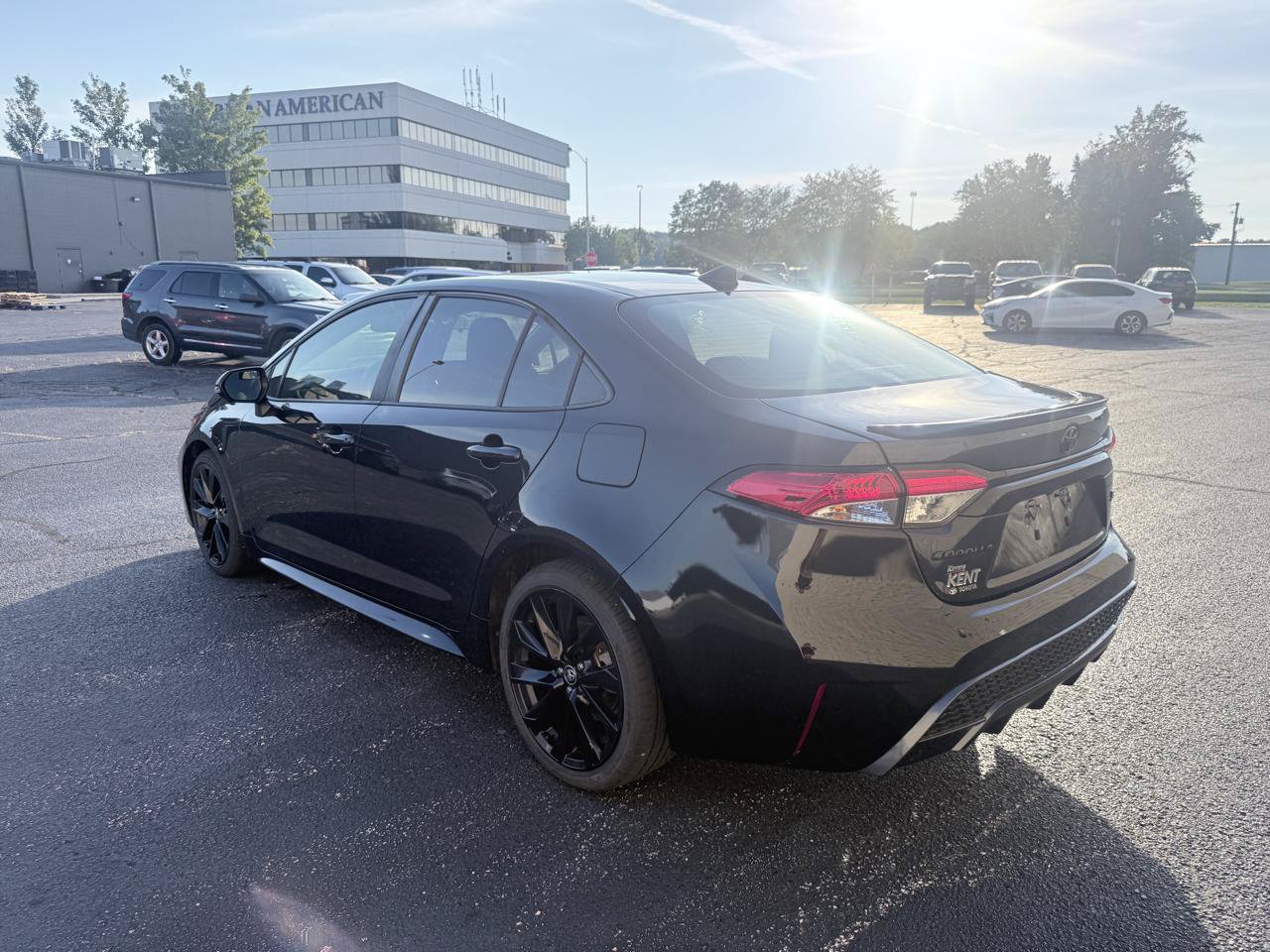 Used 2022 Toyota Corolla SE w/ Carpet Mat Package (TMS) FWD image 3