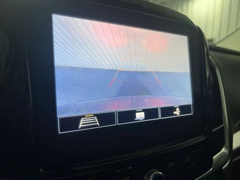 Used 2020 Chevrolet Traverse LT image 10