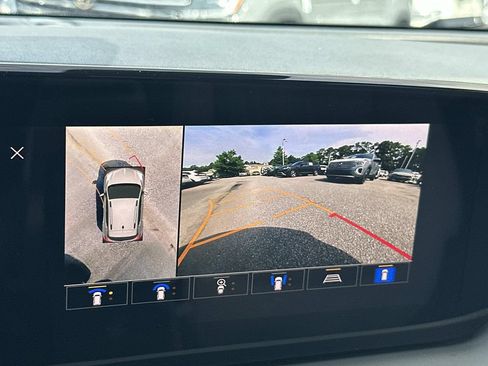 Used 2024 Buick Encore GX Avenir FWD image 27