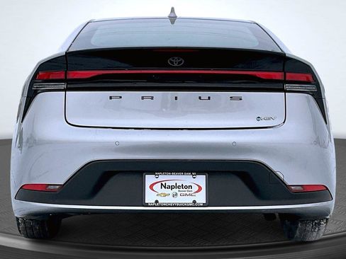 Used 2025 Toyota Prius LE image 4