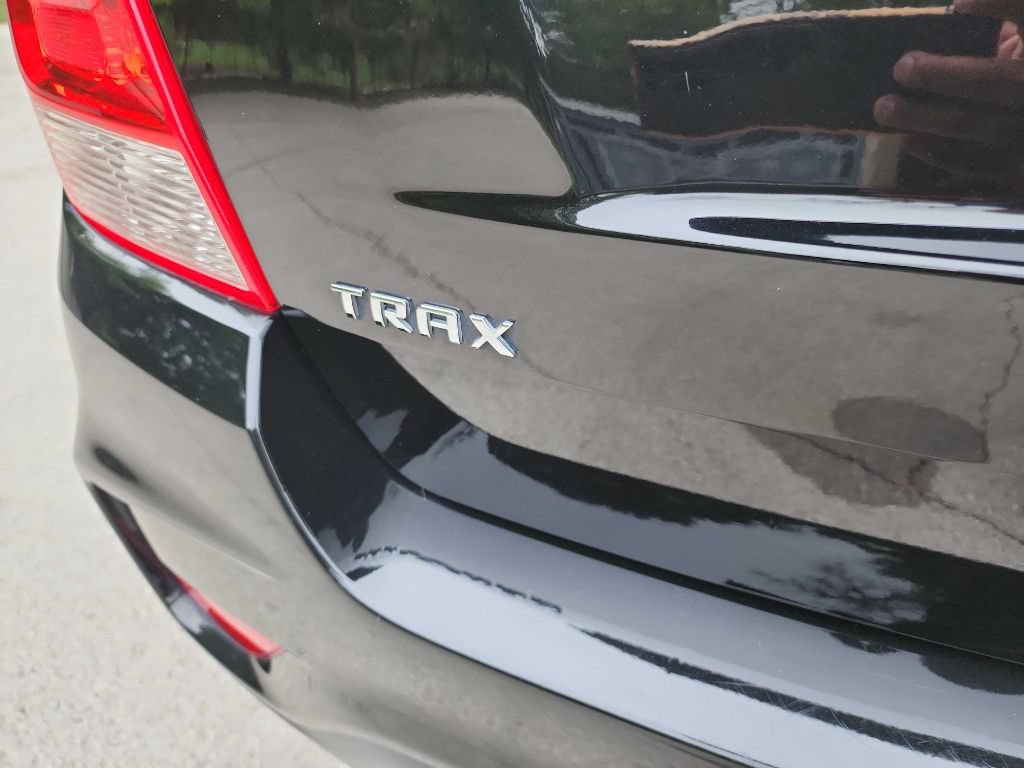 Used 2020 Chevrolet Trax LS w/ Tint and Cruise Package FWD image 7