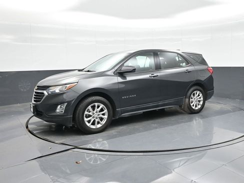 Used 2018 Chevrolet Equinox LS image 20