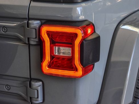 Used 2021 Jeep Wrangler Unlimited Sahara w/ Cold Weather Group image 7