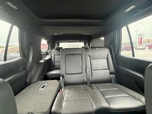 Used 2022 GMC Yukon SLT w/ SLT Premium Package AWD/4WD image 17