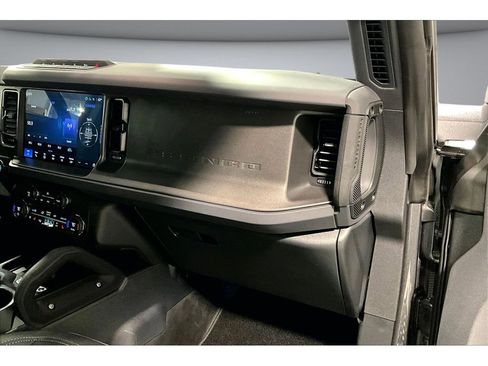 Used 2025 Ford Bronco Badlands w/ Sasquatch Package AWD/4WD image 17