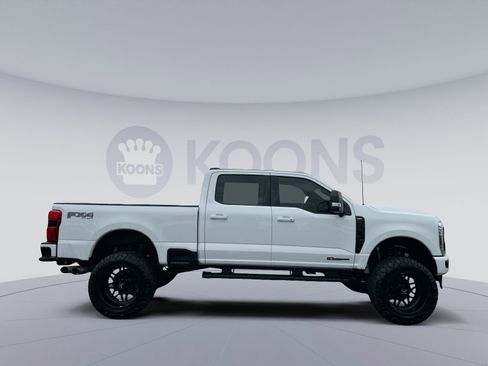 Used 2024 Ford F250 Lariat w/ Black Appearance Package image 8