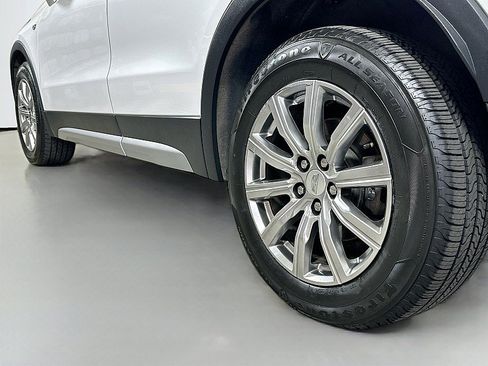 Used 2019 Cadillac XT4 Premium Luxury AWD/4WD image 9