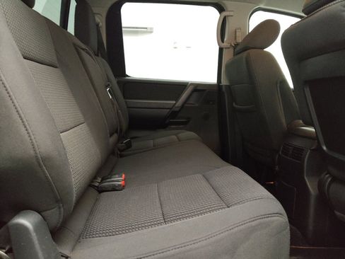 Used 2014 Nissan Titan SV RWD image 19