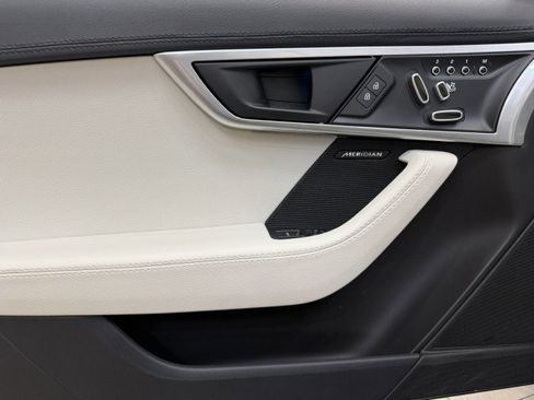 Used 2021 Jaguar F-TYPE P300 image 27
