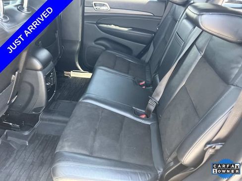 Used 2019 Jeep Grand Cherokee Laredo w/ Laredo X Package RWD image 19