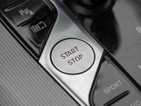 Certified 2023 BMW X5 xDrive45e w/ M Sport Package image 18