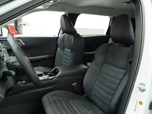 New 2026 Mitsubishi Outlander SE FWD image 7
