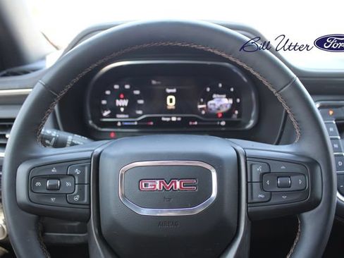 Used 2023 GMC Yukon AT4 AWD/4WD image 10