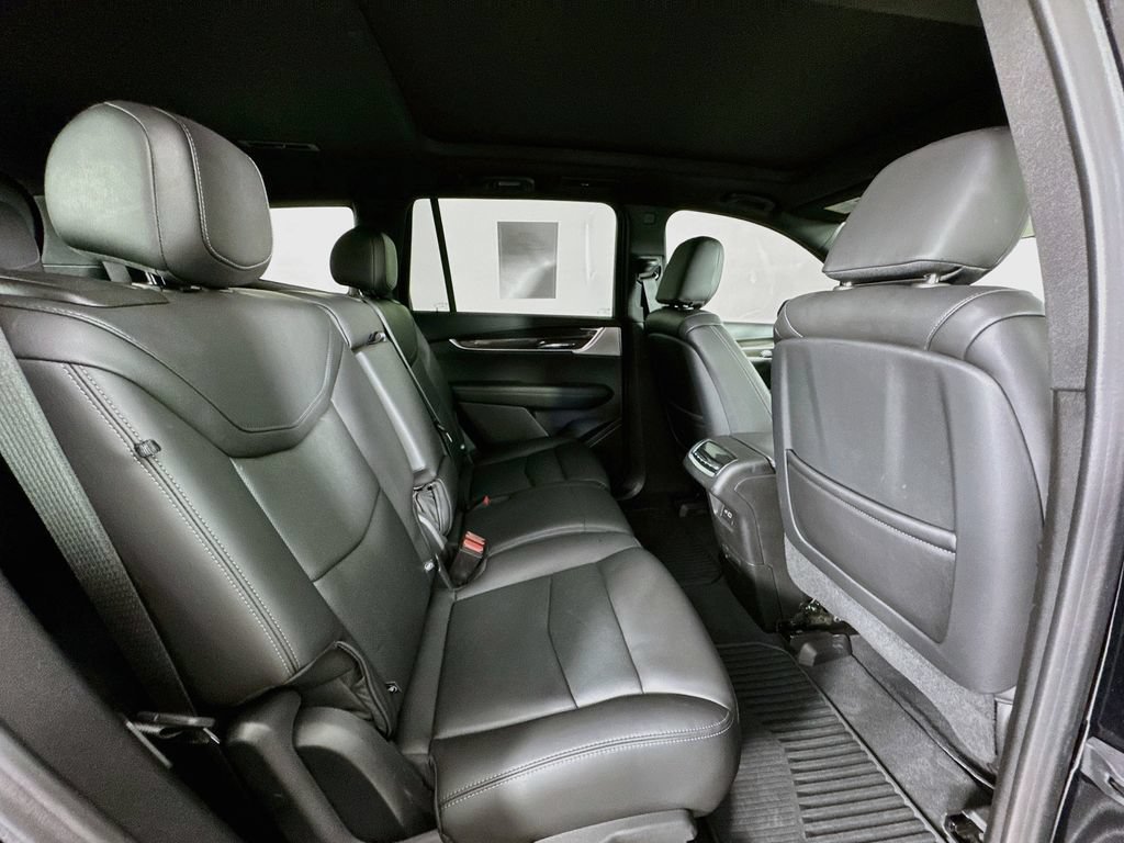 Used 2023 Cadillac XT6 Sport w/ Technology Package AWD/4WD image 31