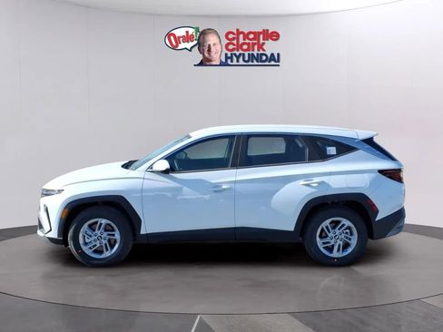 New 2026 Hyundai Tucson SE FWD image 2