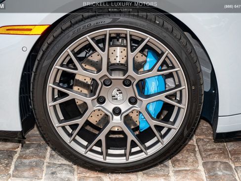 Used 2025 Porsche 911 Carrera RWD image 38