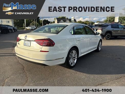 Used 2018 Volkswagen Passat 2.0T SE FWD image 6