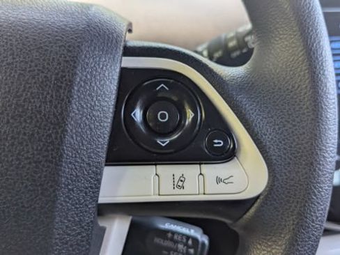 Used 2017 Toyota Prius Two w/ Prius Two Safety Plus Package FWD image 26
