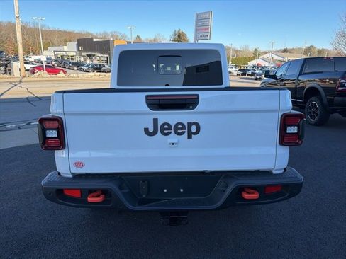 New 2026 Jeep Gladiator Mojave w/ Safety Group image 4