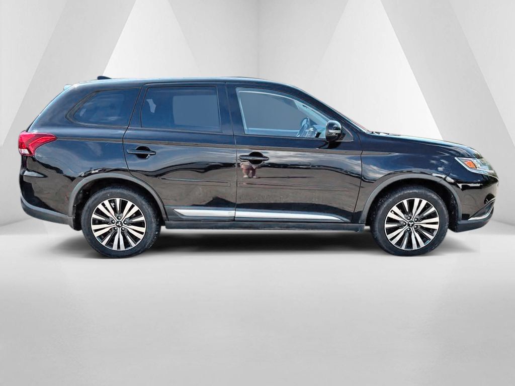 Used 2019 Mitsubishi Outlander FWD image 8