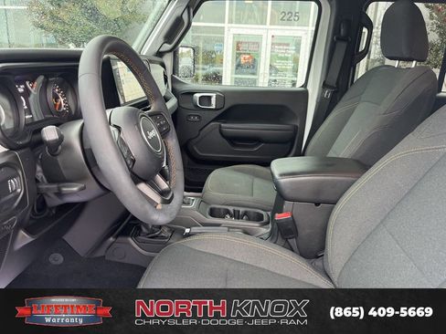 Used 2024 Jeep Wrangler Willys image 3