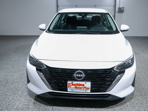 Used 2024 Nissan Sentra SV FWD image 4