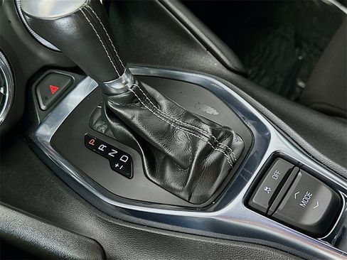 Used 2020 Chevrolet Camaro LT image 30