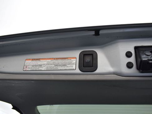 Used 2019 Toyota Sienna SE image 25