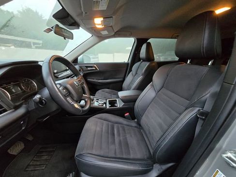 Used 2022 Mitsubishi Outlander SE image 4