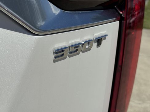 New 2025 Cadillac XT6 Luxury image 10