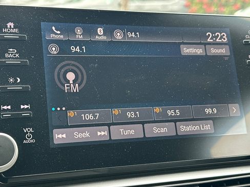 Used 2018 Honda Accord EX image 20