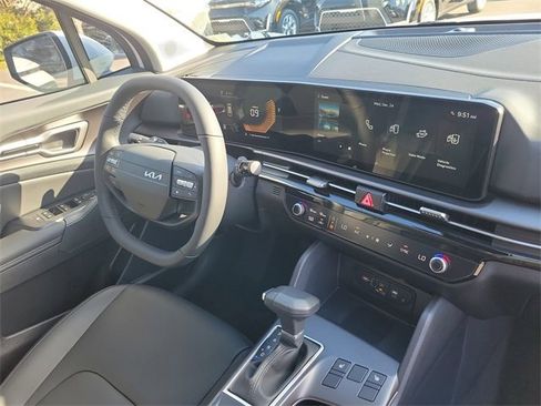 New 2026 Kia Sportage EX image 8