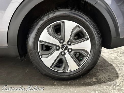Used 2017 Kia Niro LX FWD image 28