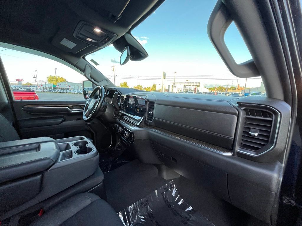 Used 2024 Chevrolet Silverado 3500 LT w/ Convenience Package AWD/4WD image 13