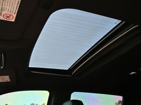 Used 2022 Chevrolet Silverado 2500 High Country w/ Z71 Off-Road Package image 9