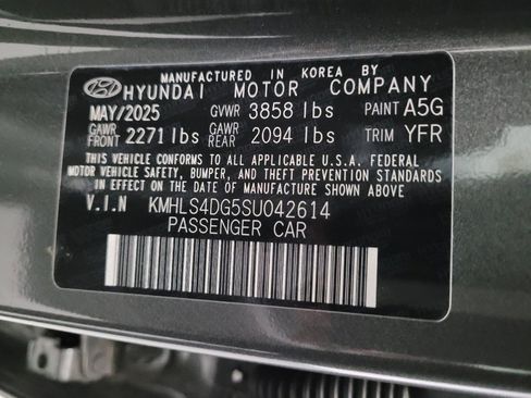 Used 2025 Hyundai Elantra SEL FWD image 33