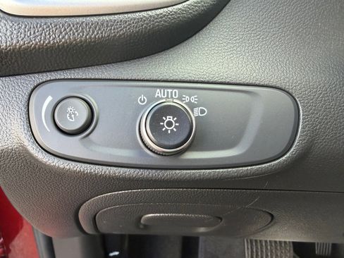 Used 2021 Chevrolet Trax LS w/ Tint and Cruise Package image 9