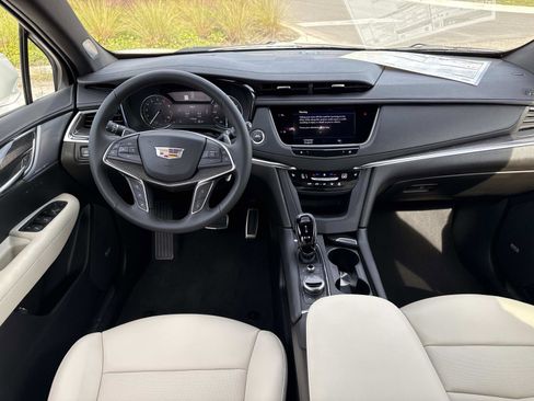 New 2025 Cadillac XT5 Sportv image 18