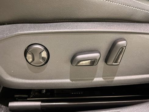 Used 2021 Volkswagen Jetta SE w/ SE Cold Weather Package image 23