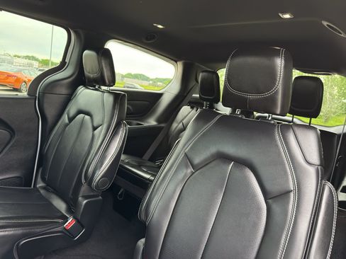 New 2026 Chrysler Pacifica Select FWD image 31