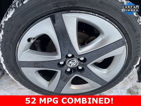 Used 2021 Toyota Prius XLE image 8