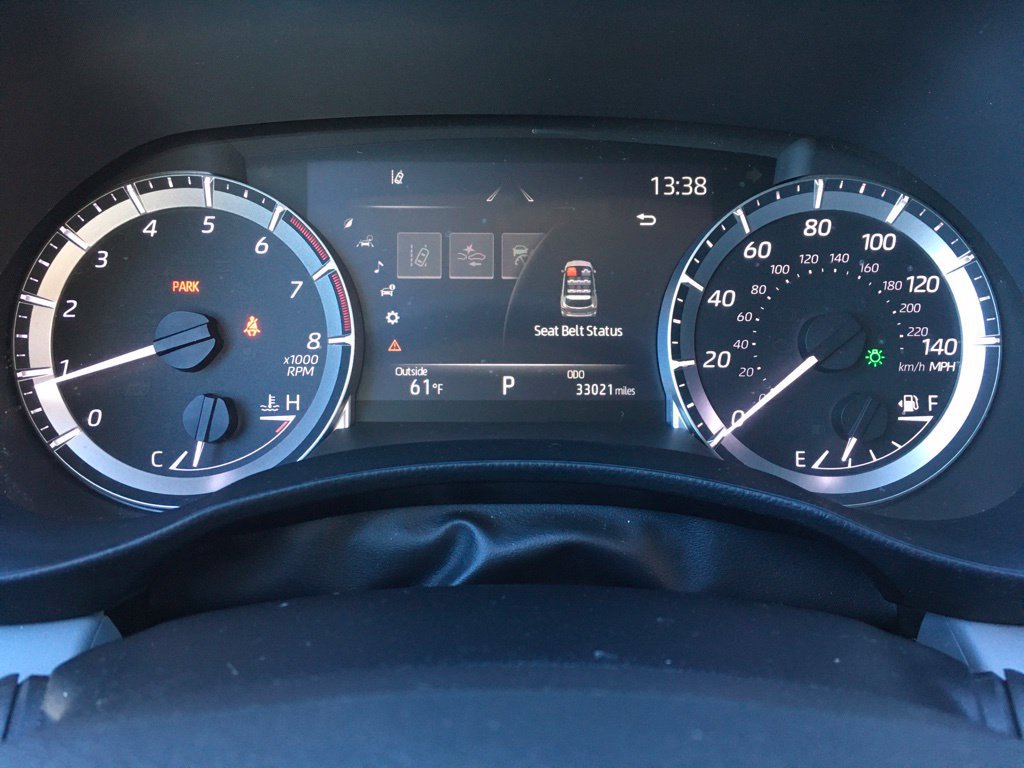 Used 2023 Toyota Highlander L FWD image 2