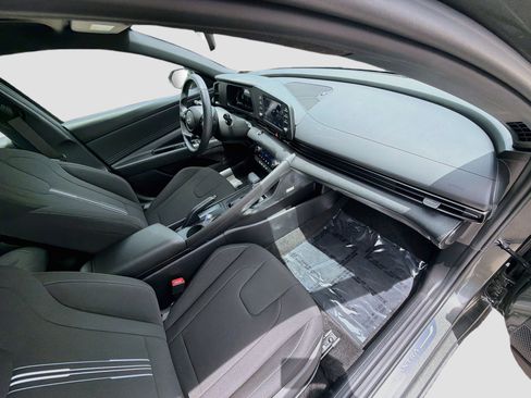 Certified 2026 Hyundai Elantra Sport FWD image 29